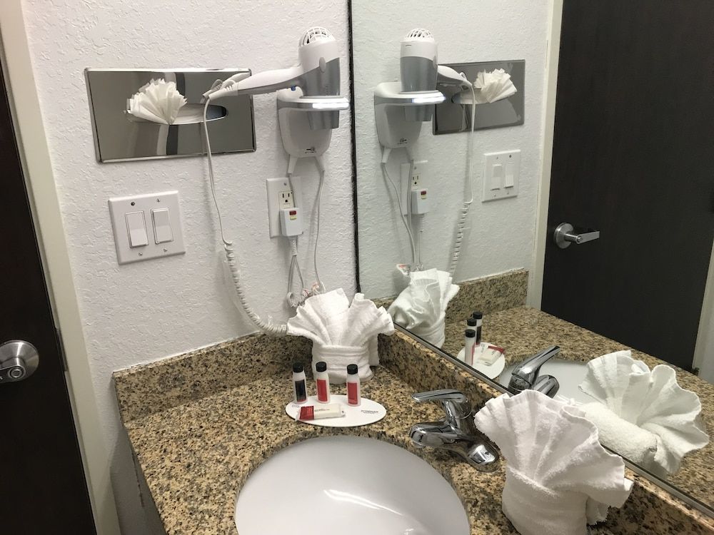 Microtel Inn & Suites by Wyndham Jacksonville Airport