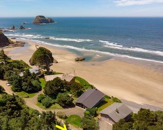 hot tub, ocean views and wood burning fireplace - Tillamook - Strand