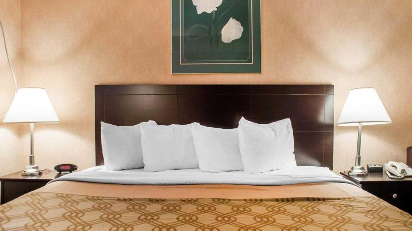 Woodstock Inn and Suites