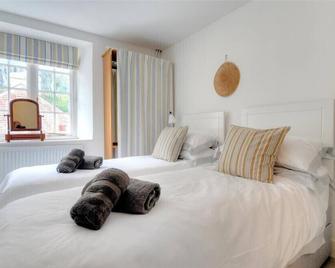 10 Cobb Terrace - Lyme Regis - Schlafzimmer