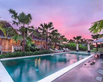 Aswanaya Villas Ubud - Ubud - Bể bơi