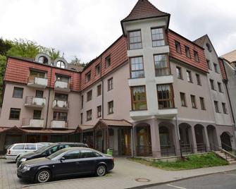 Beautiful Apartment in a Spa Resort, Only 2,5 km From the Jáchymov Chairlift - Keilberg - Joachimsthal - Gebäude