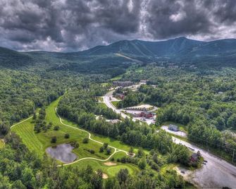 Cozy Studio at Killington Center - Close to it all with pool and shuttle bus access! 441 - Killington - Vista del exterior