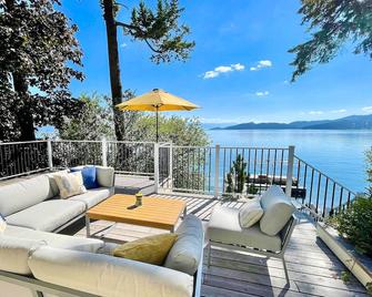 Peaceful Lakeside Retreat w/ Deck & Amazing Views! - Lakeside - Balcón
