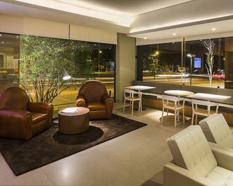 Dmax Hotel - Marília - Lounge