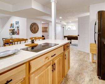 Spacious Arkansas Lake House - 2 Mi to Boat Launch - Bull Shoals - Cocina
