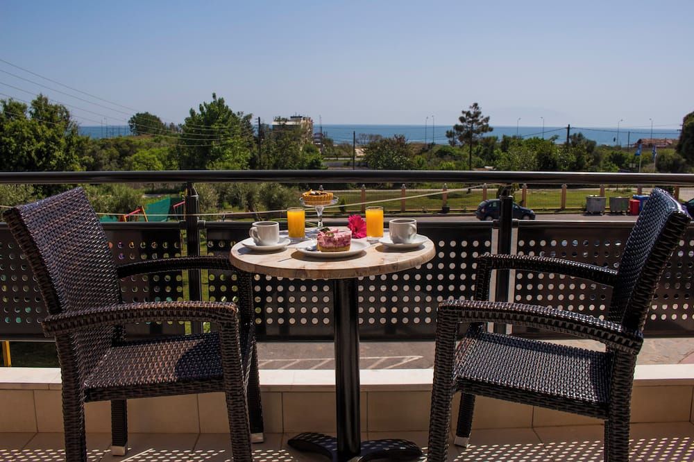 ثالاسا أبارت هوتل - ألكسندروبولي - شرفة