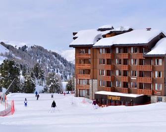 Ski-In/Ski-Out Apartment · Ground Floor · Terrace · Sleeps 5 - Belle Plagne - Bâtiment