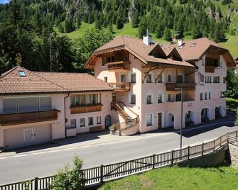 Garni Criss - Corvara in Badia - Building