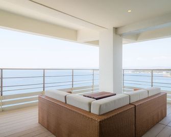 Shirahama Key Terrace Hotel Seamore - Shirahama - Balkon