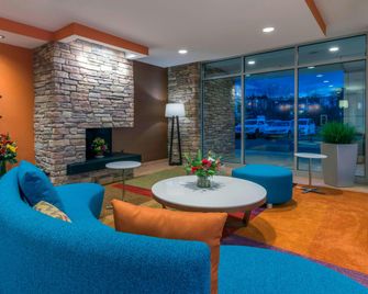 Fairfield Inn & Suites by Marriott Boston Marlborough/Apex Center - Marlborough - Lobby