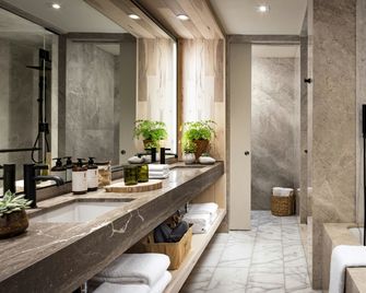 1 Hotel Toronto - Toronto - Bathroom
