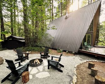 Cozy A-Frame cabin with hot tub - Skykomish - Patio