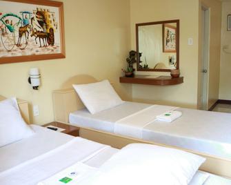 Danel Pensionne House - Tacloban City - Bedroom