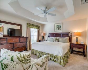 Screened Lanai and Grill Home in The Villages - Wildwood - Bedroom