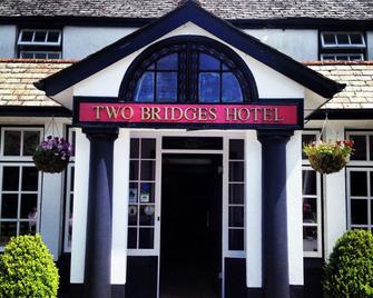 Two Bridges Hotel - Yelverton - Edifício