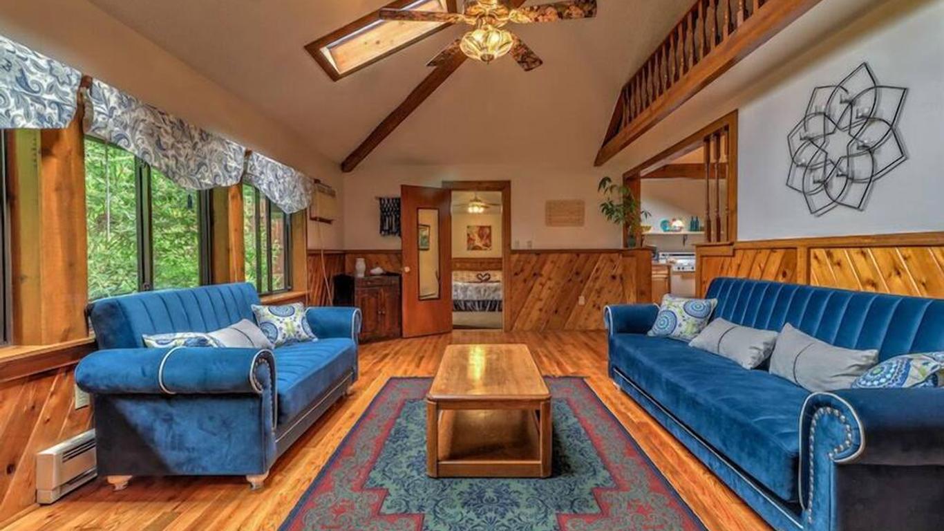 Magnolia Streamside Resort