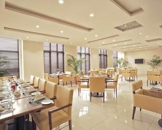 Avari Xpress Faisalabad - Faisalābād - Restaurante