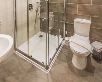 Cerviola Hotel - Marsaskala - Bathroom