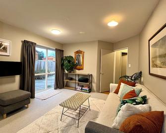 Sweet Methven Getaway - Two Bedroom Apartment - Methven - Living room