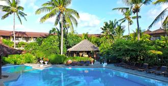 峇里棕櫚灘酒店 - 庫塔 - 庫塔 - 游泳池