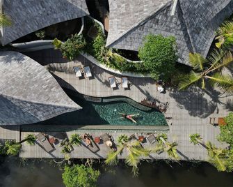 Zin Canggu Resort & Villas - North Kuta - שירותי מקום האירוח