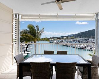 Mantra Boathouse Apartments - Airlie Beach - Balcony