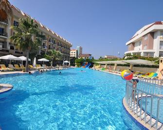 Camyuva Beach Hotel - Kemer - Zwembad