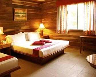Antulang Beach Resort - Siaton - Bedroom