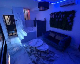 Le Blue - Aubervilliers - Living room