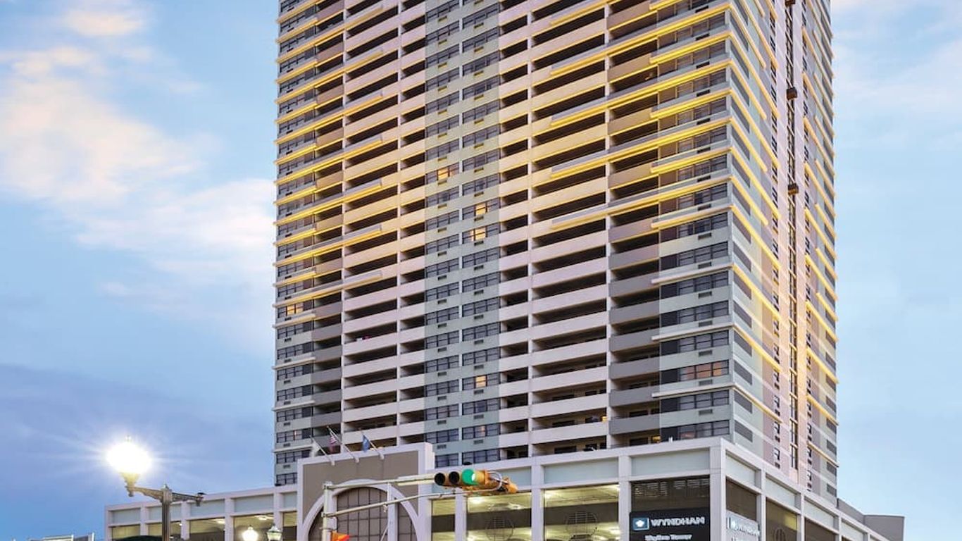 Wyndham Skyline Tower