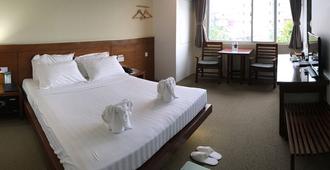 ギャラクシー ホテル - ヤンゴン - 寝室