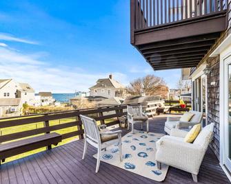 Summer Wind Beach House - Ocean views, families, groups, pet friendly! - Scituate - Balcony
