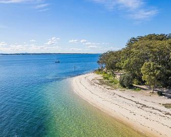 The Jacaranda, 3 Achilles St Pet Friendl - Nelson Bay - Beach