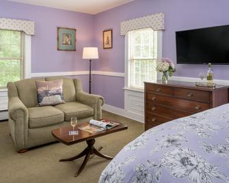 1802 House Bed & Breakfast - Kennebunkport - Living room