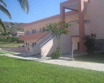 Sevi Apartments - Kefalos - Gebouw