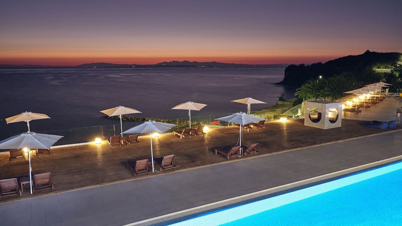 Cavo Orient Beach Hotel & Suites