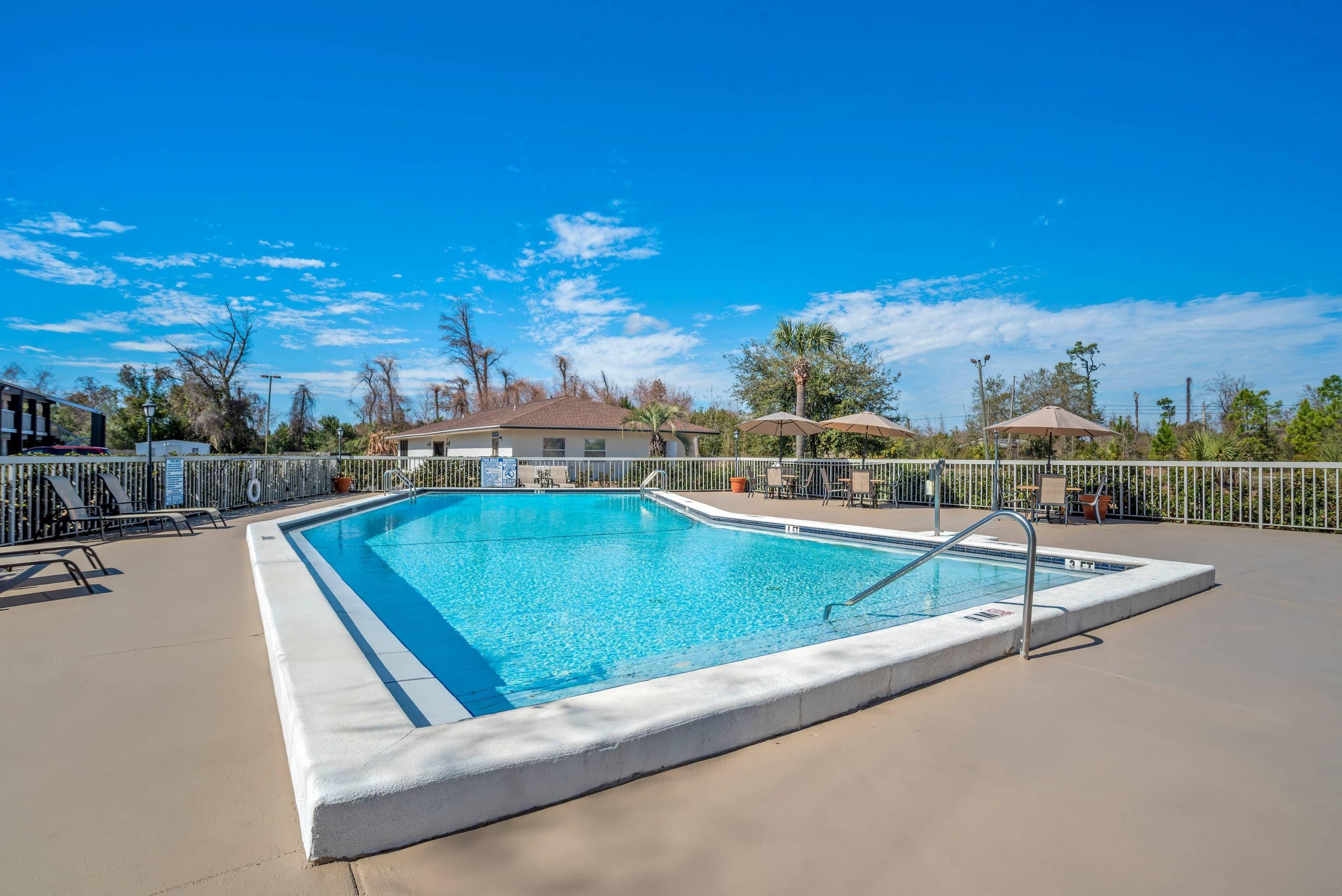 Quality Inn & Conference Center - פנמה סיטי - בריכה