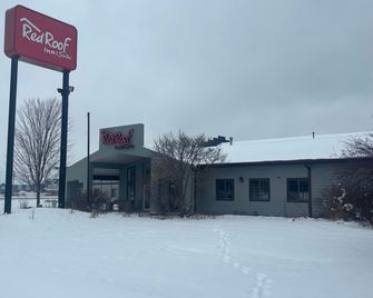 Red Roof Inn & Suites Tomah - Tomah - Building