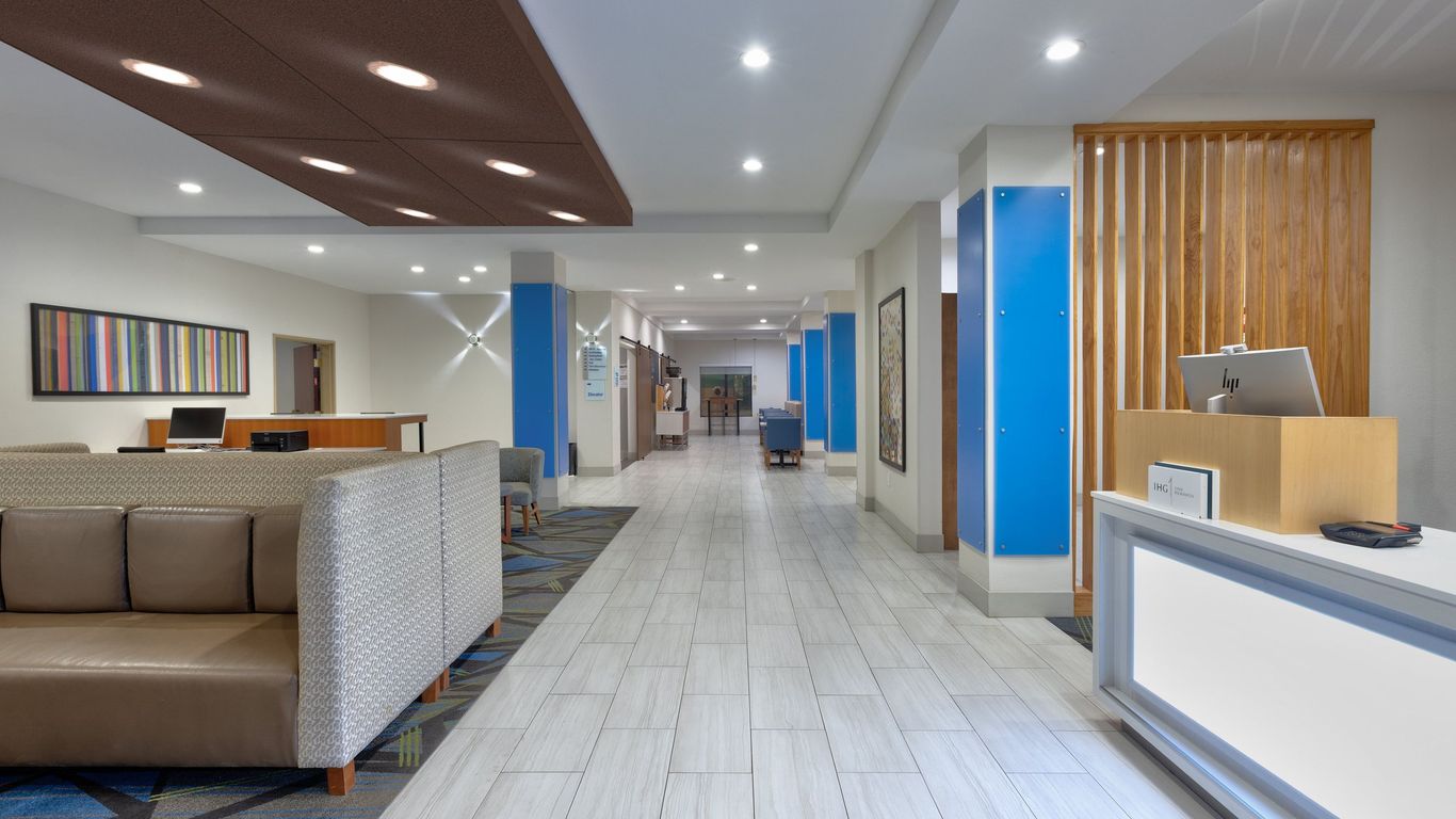 Holiday Inn Express & Suites Amarillo South By IHG