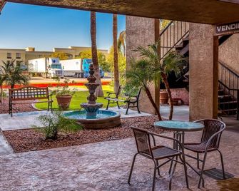 Travelers Inn - Phoenix - פיניקס - פטיו