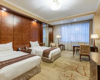 Lu Hong Hotel - Beijing - Bedroom