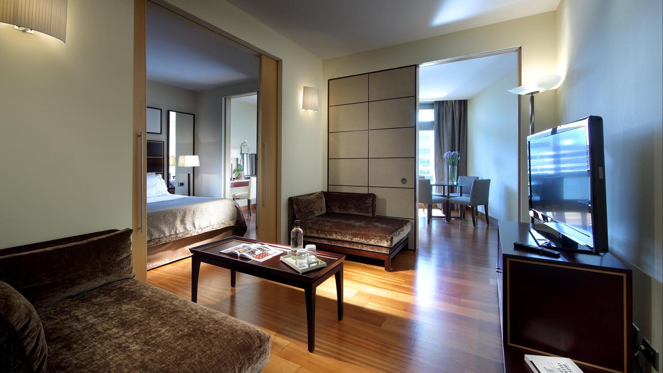 فندق غراند مارينا -يوروستارز