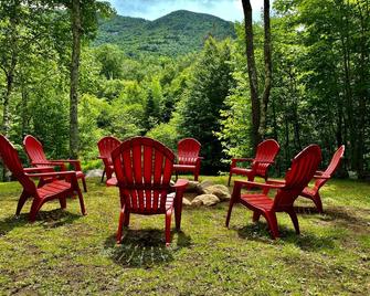Climber's Lodge - Surrounded by wilderness, Keene, ny - Keene - Patio