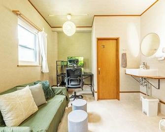 Sumiyoshi Zen Home - Traditional Retreat and Remote Work 1min Sacred Shrine - Osaka - Living room