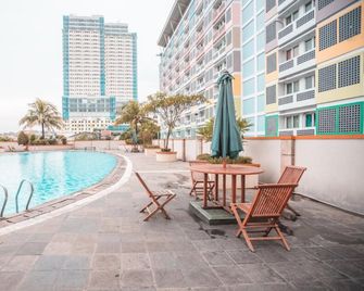 OYO 670 Margonda Residence 1 Dan 2 - Depok - Pool