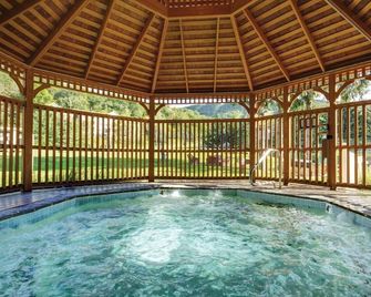 Bentley Brook Alpine Haven: Premier Ski-In/Ski-Out - Hancock - Pool