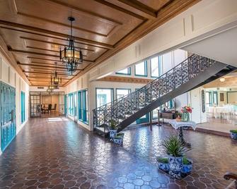 Spanish Style Mansion in NE Tx - Reunions, Group/Corp Retreats, Couples Weekend - Mount Vernon - Lobby