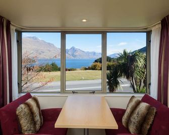 Queenstown Motel Apartments - Queenstown - Sala de jantar