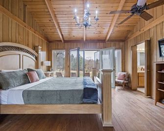 Mid-Century-Modern Mountain Gem - Placerville - Chambre